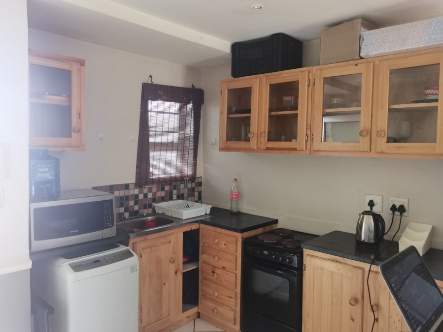 To Let 1 Bedroom Property for Rent in Humewood Extension Eastern Cape